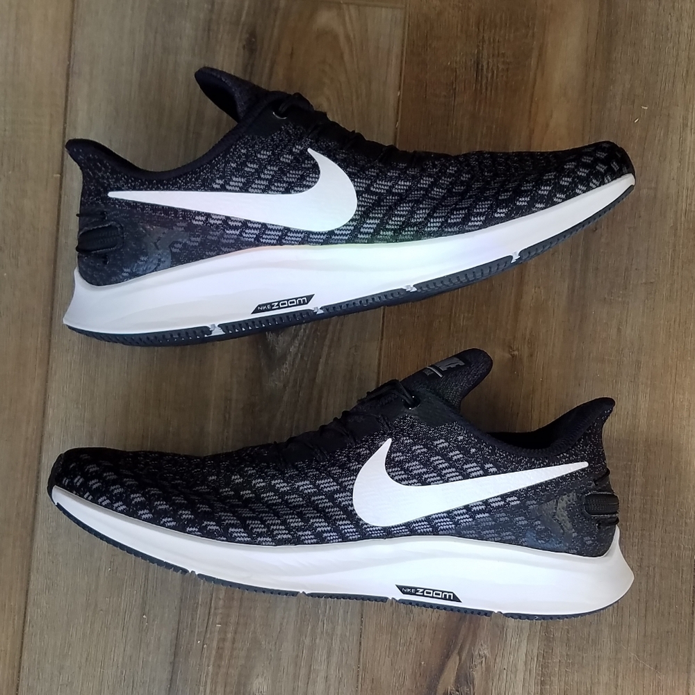 Men's Size 9.5 Nike Shoes